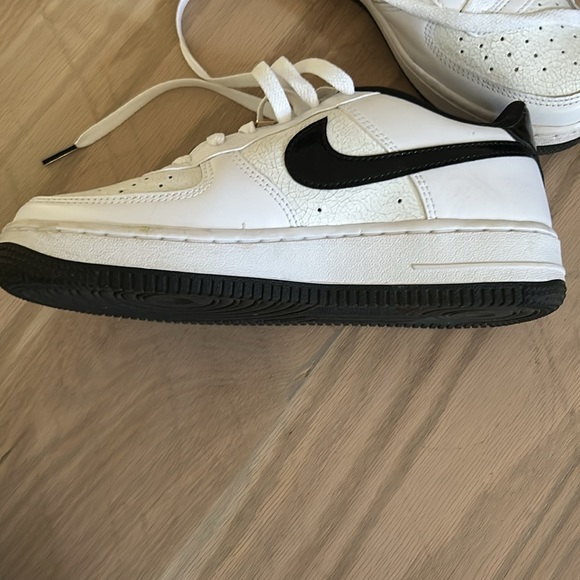 Youth Air Force 1 LV8 (GS) size 5y black and white - Picture 4 of 13